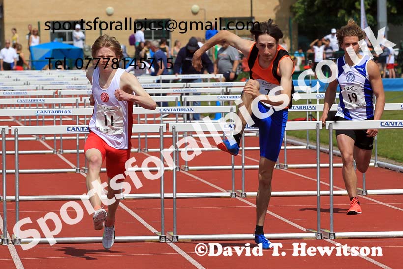 Mens U-17s and Boys U-15s Hurdles, 2022 Northern Inter Counties U17s and U15s Track and Field, York, Thursday, June 2nd. Photo: David T. Hewitson/Sports for All Pics